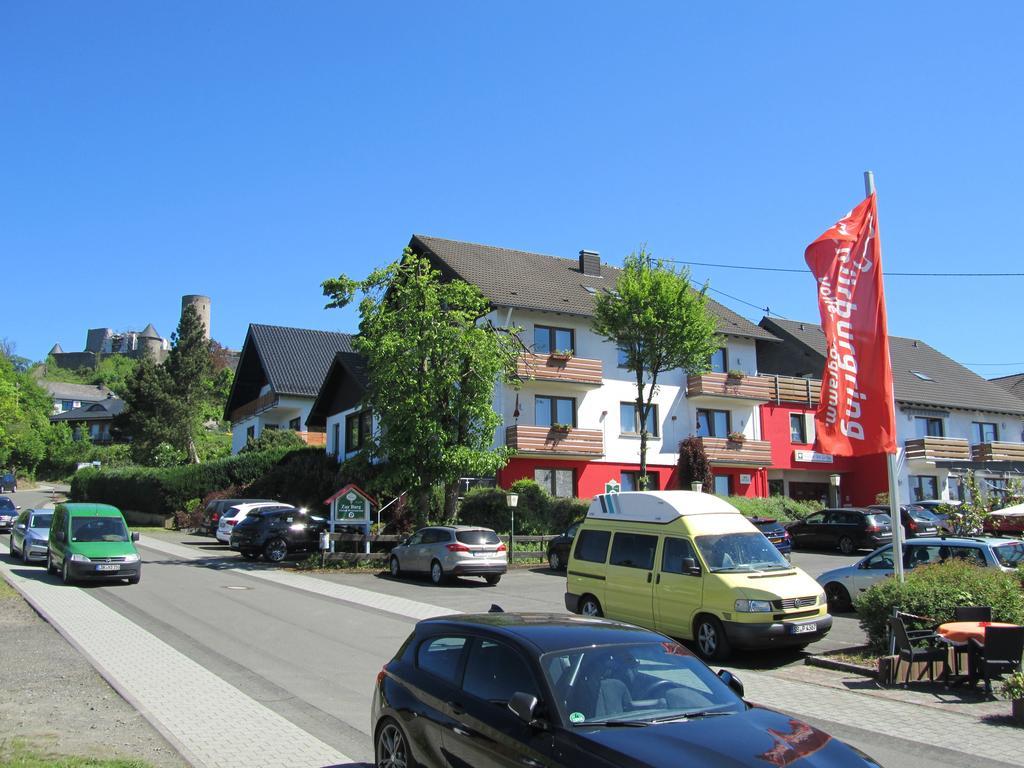 Land-Gut-Hotel Zur Burg Nuerburg Exterior foto