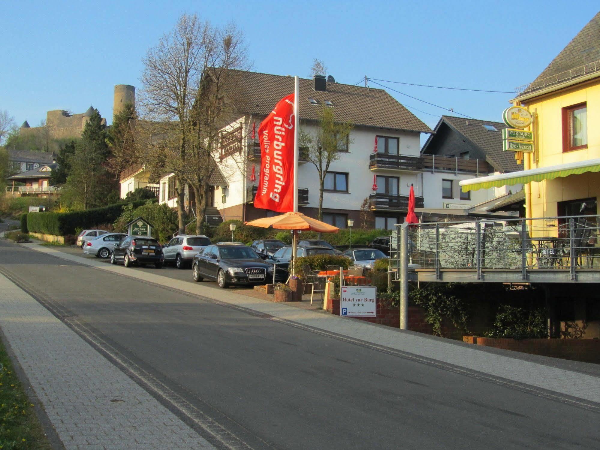 Land-Gut-Hotel Zur Burg Nuerburg Exterior foto